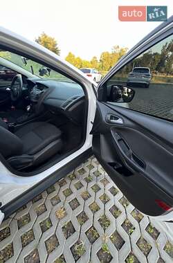 Седан Ford Focus 2016 в 