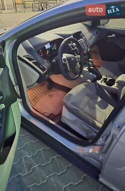 Седан Ford Focus 2014 в 