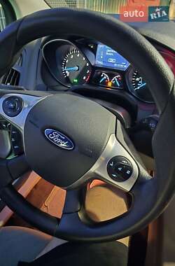 Седан Ford Focus 2014 в 