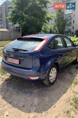 Хэтчбек Ford Focus 2010 в Ромнах