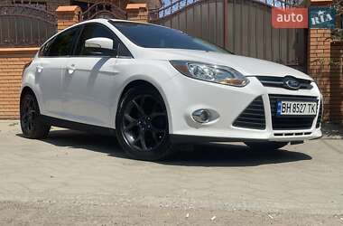 Хэтчбек Ford Focus 2012 в 