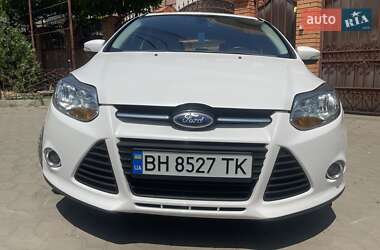 Хэтчбек Ford Focus 2012 в 