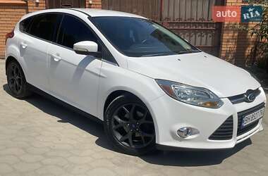 Хэтчбек Ford Focus 2012 в 