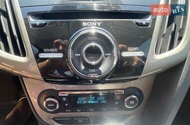 Хэтчбек Ford Focus 2012 в 