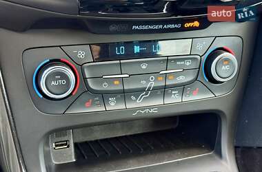 Хэтчбек Ford Focus 2015 в 