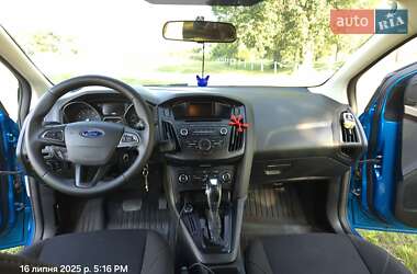 Хэтчбек Ford Focus 2015 в 