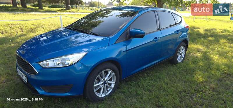 Хэтчбек Ford Focus 2015 в 