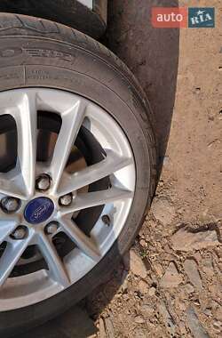 Седан Ford Focus 2015 в 