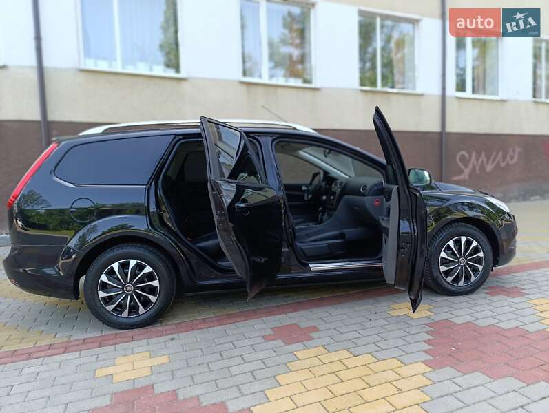 Універсал Ford Focus 2009 в Звягелі