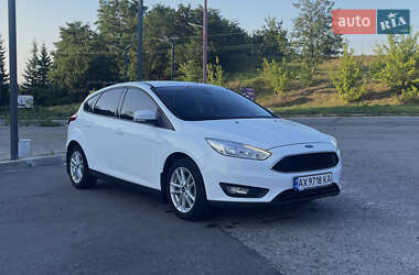 Хэтчбек Ford Focus 2015 в 