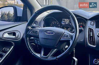 Хэтчбек Ford Focus 2015 в 