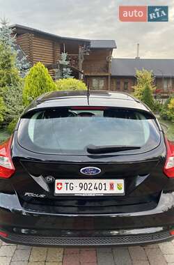 Хэтчбек Ford Focus 2011 в 
