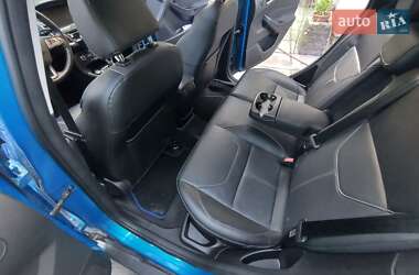 Хэтчбек Ford Focus 2014 в 