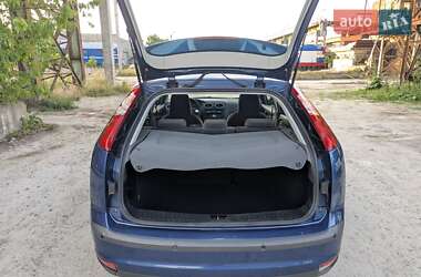 Хэтчбек Ford Focus 2006 в 