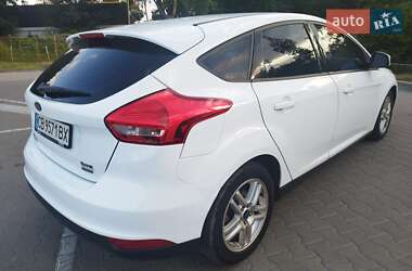 Хэтчбек Ford Focus 2015 в 