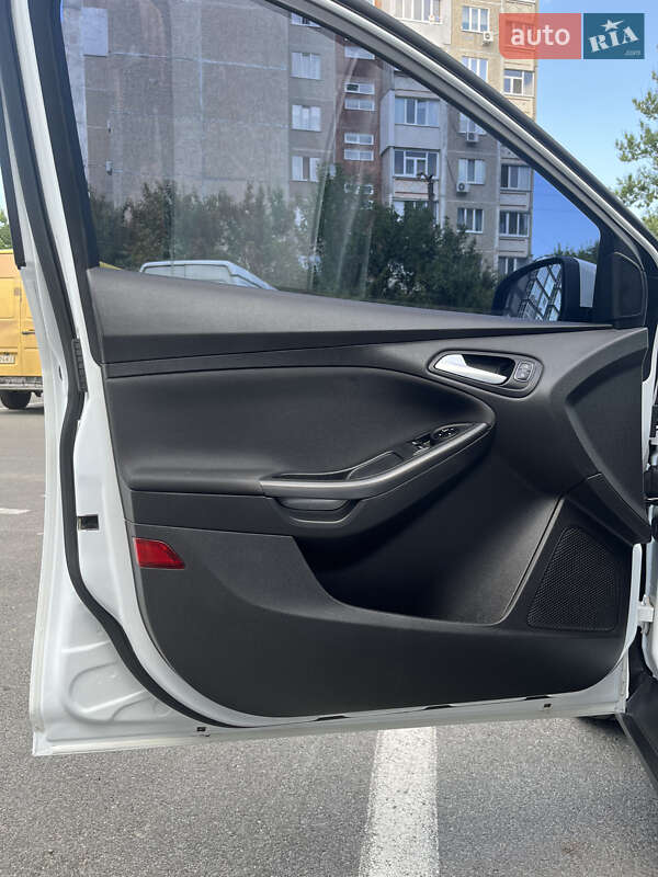 Хетчбек Ford Focus 2015 в Чернігові