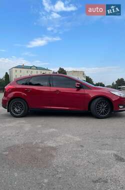 Хэтчбек Ford Focus 2015 в 