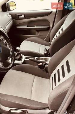 Универсал Ford Focus 2010 в 