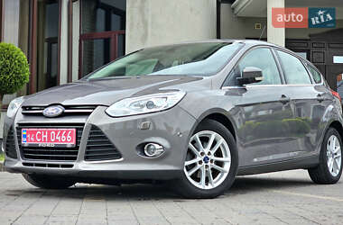 Хэтчбек Ford Focus 2012 в 