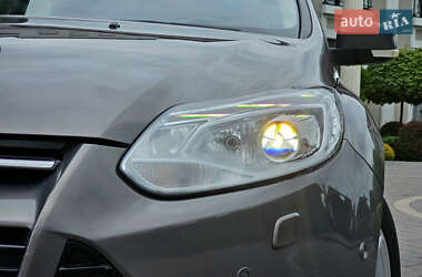Хэтчбек Ford Focus 2012 в 