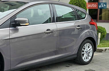 Хэтчбек Ford Focus 2012 в 