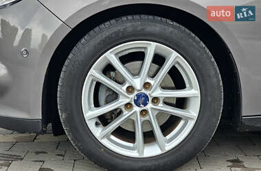 Хэтчбек Ford Focus 2012 в 