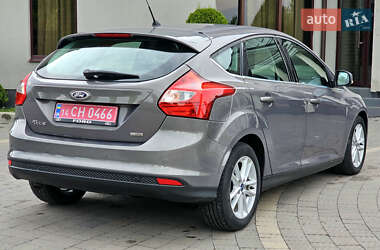 Хэтчбек Ford Focus 2012 в 