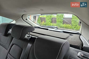 Хэтчбек Ford Focus 2012 в 
