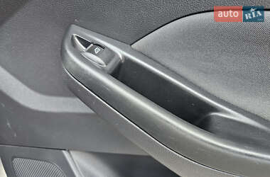 Хэтчбек Ford Focus 2012 в 