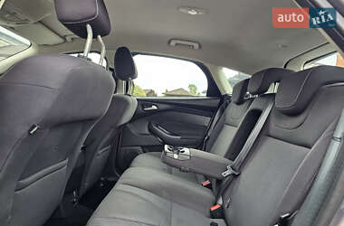 Хэтчбек Ford Focus 2012 в 