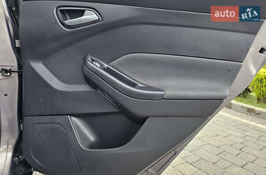 Хэтчбек Ford Focus 2012 в 