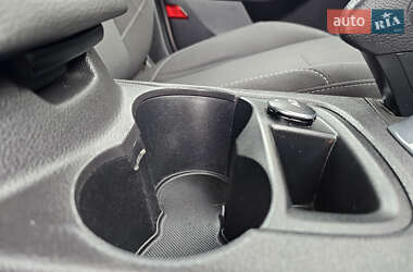 Хэтчбек Ford Focus 2012 в 