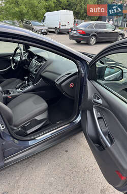 Хэтчбек Ford Focus 2014 в 