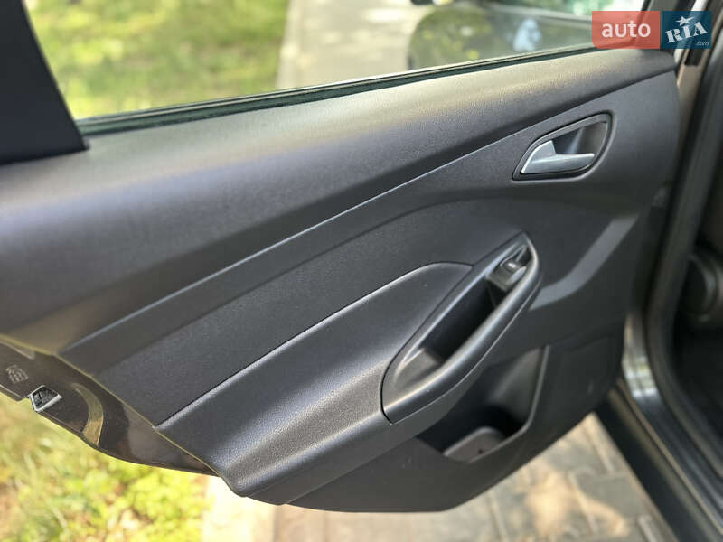 Седан Ford Focus 2016 в Полтаве фото 10 Седан Ford Focus 2016 в Полтаве