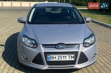 Хэтчбек Ford Focus 2013 в 