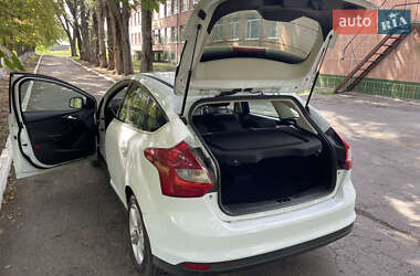 Хэтчбек Ford Focus 2013 в 
