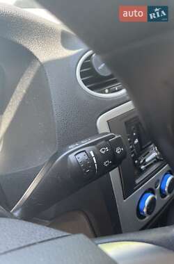 Хетчбек Ford Focus 2007 в 
