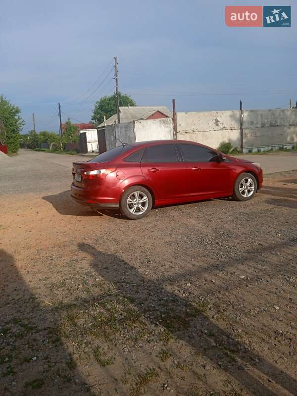 Седан Ford Focus 2013 в Ромнах