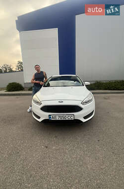 Седан Ford Focus 2015 в 
