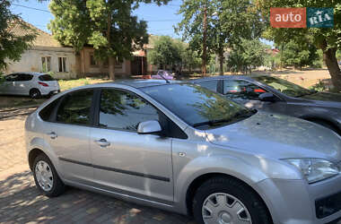Хэтчбек Ford Focus 2006 в 