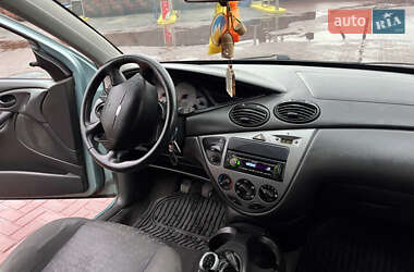 Хэтчбек Ford Focus 1999 в 