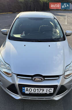 Седан Ford Focus 2011 в 