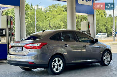Седан Ford Focus 2014 в 