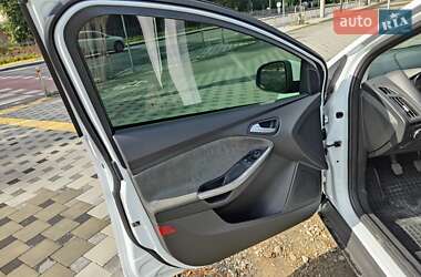 Хэтчбек Ford Focus 2014 в 