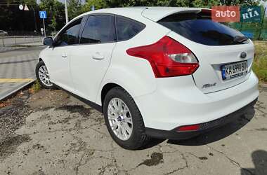 Хэтчбек Ford Focus 2014 в 