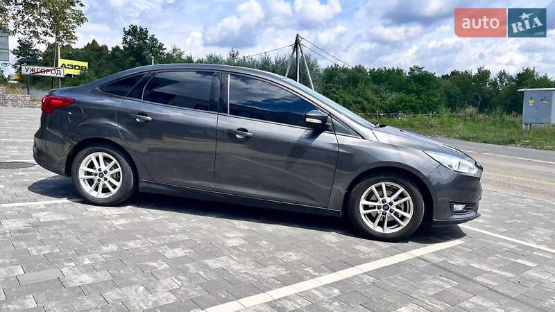 Седан Ford Focus 2016 в Ужгороде