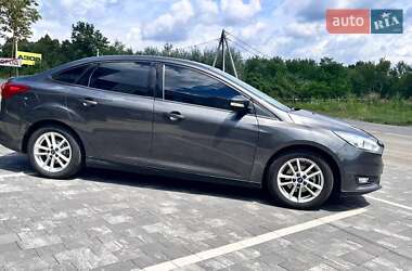 Седан Ford Focus 2016 в 