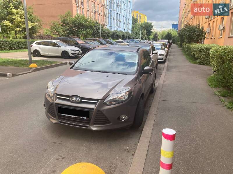 Седан Ford Focus 2012 в 
