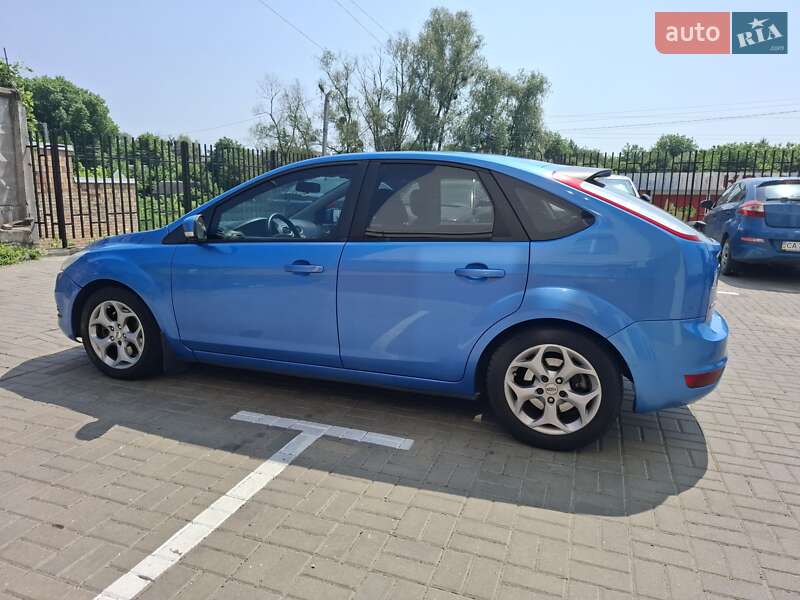 Хэтчбек Ford Focus 2010 в Киеве