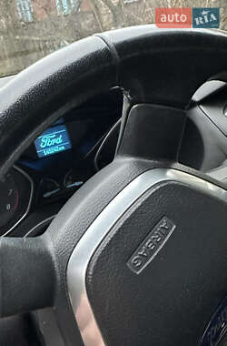 Хетчбек Ford Focus 2013 в 